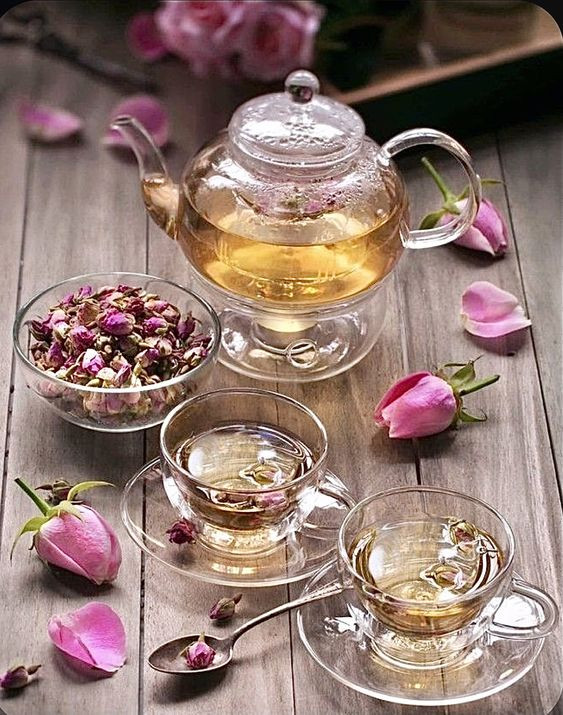 الكاسات والزجاج والسيراميك